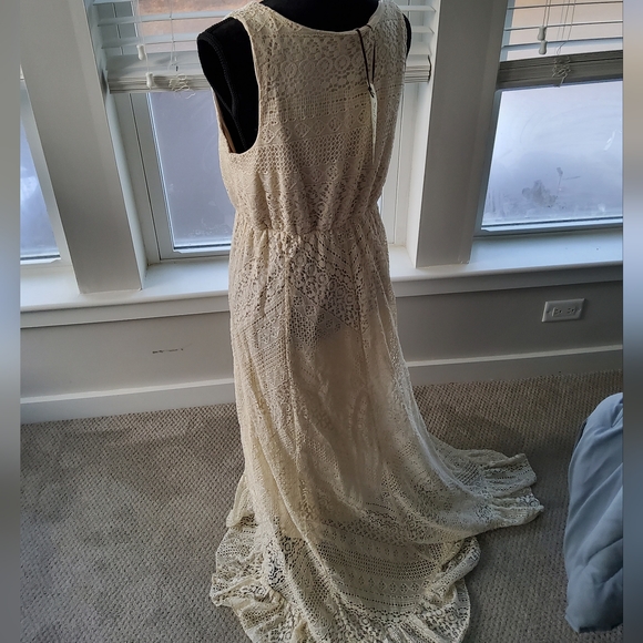 Solitaire by Ravi Khosla Crochet Hi/Lo Maxi Dress - Picture 3 of 16